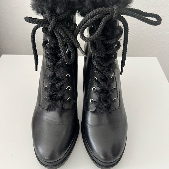 DKNY FAUX FUR HEELED/LACE UP BOOTS BLACK SIZE 9.5 - Picture 2 of 5